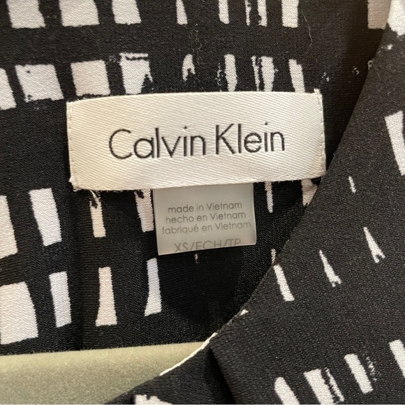 Calvin Klein Sleeveless Blouse - Picture 2 of 3